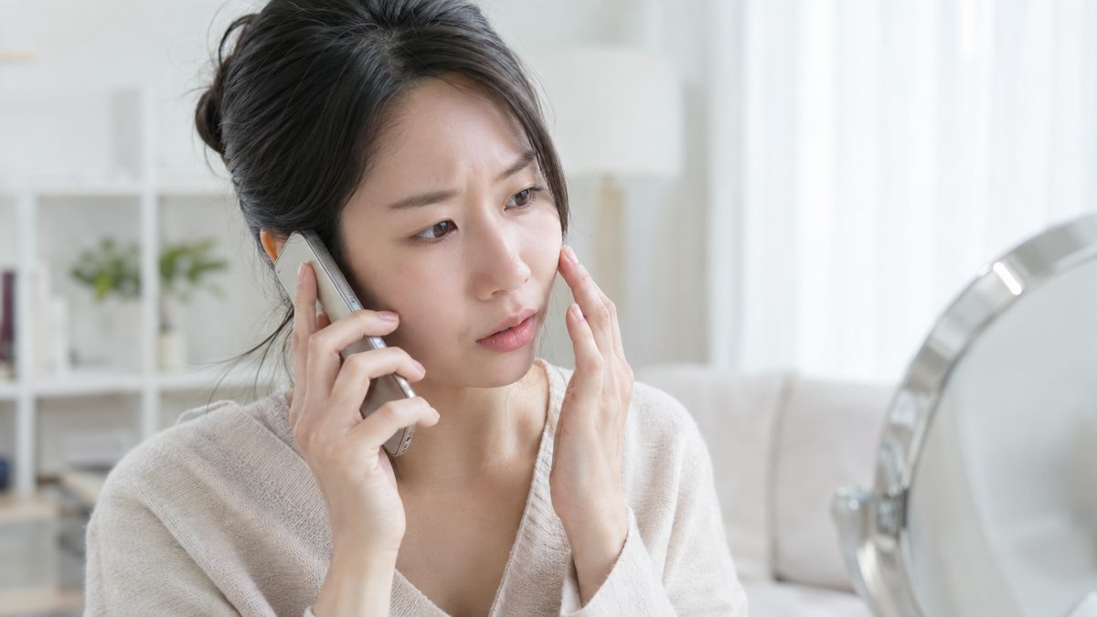 施術後に連絡すべき症状：視力の変化・皮膚の蒼白はすぐに
